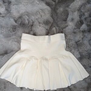 Elegant White Pleated Skirt